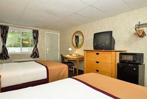 Howard Johnson By Wyndham West Yarmouth Cape Cod Exterior photo