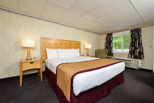 Howard Johnson By Wyndham West Yarmouth Cape Cod Exterior photo